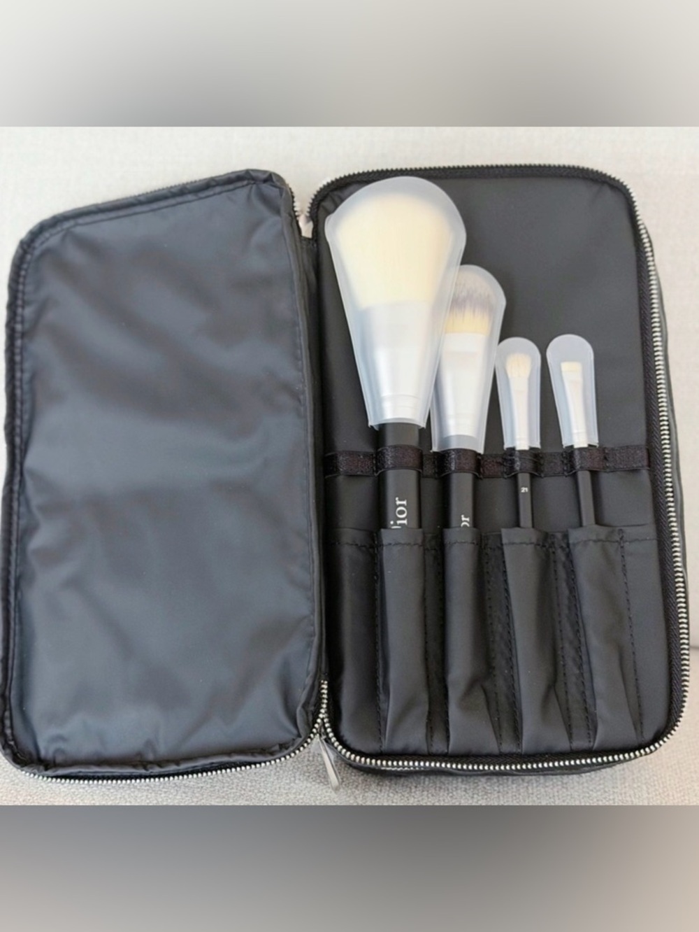 Dior Backstage Makeup Brush Set with Cosmetic Pouch - Picture 2 of 12